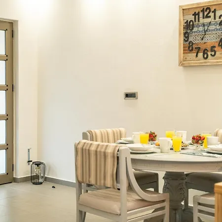 Nefele Maisonette Near Centre דירה *